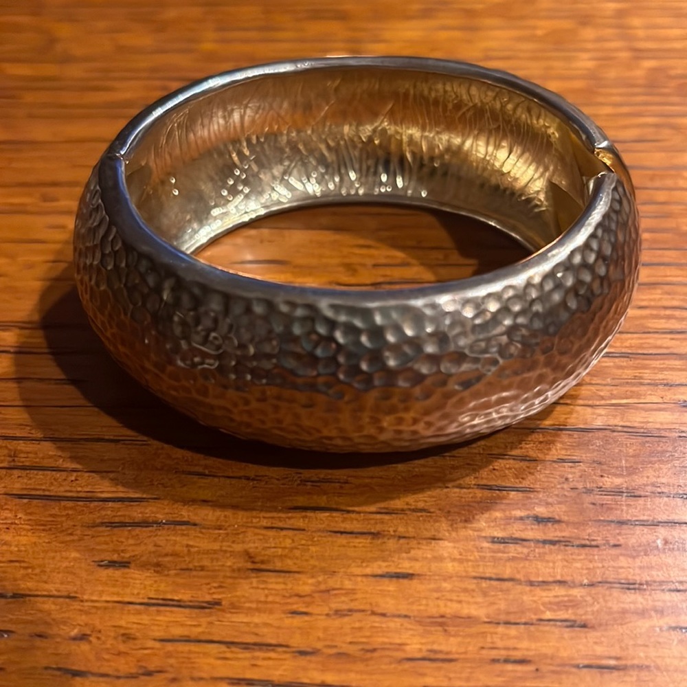 Gorgeous hammered gold-tone, bracelet.